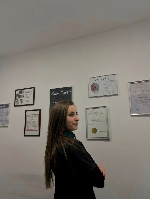 Tania, în salon